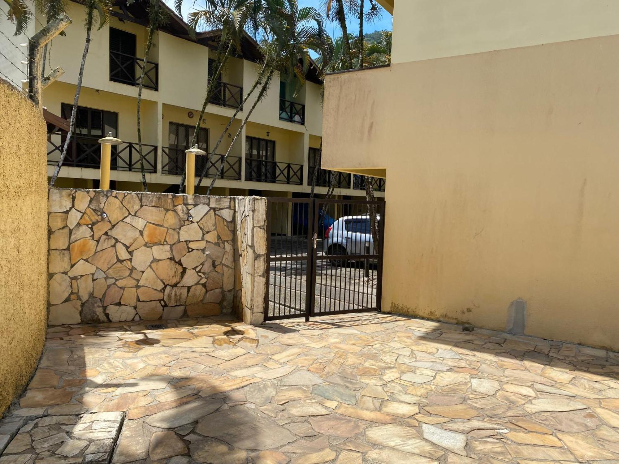 Triplex Piscina Churrasqueira Lava E Seca Wi-Fi E 2 Tvs Em Condominio Com 90M2 No Centro De أوباتوبا المظهر الخارجي الصورة