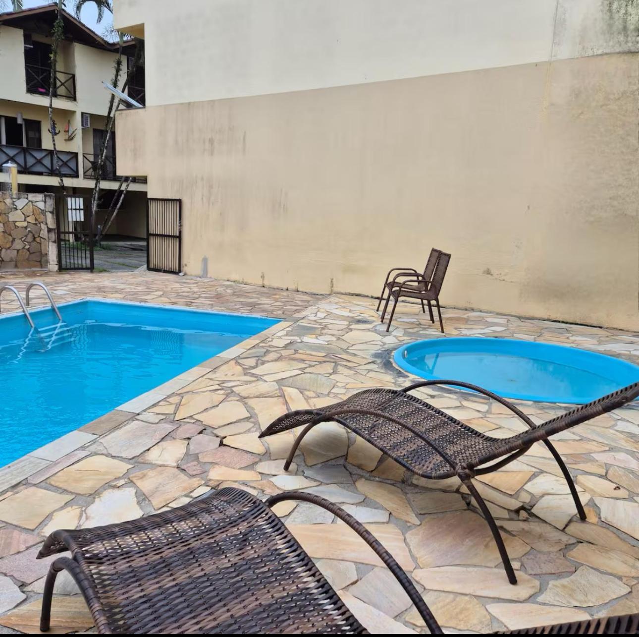 Triplex Piscina Churrasqueira Lava E Seca Wi-Fi E 2 Tvs Em Condominio Com 90M2 No Centro De أوباتوبا المظهر الخارجي الصورة